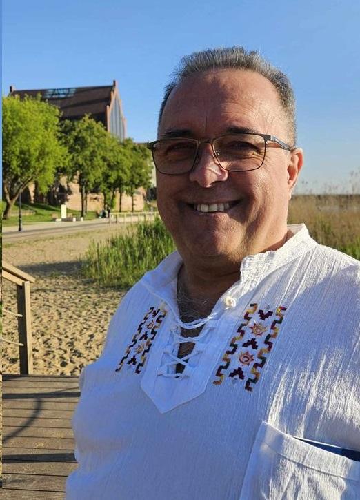 Пропоную свої послуги вчителя іспанської мови для іноземців школам іспанської мови для іноземців.