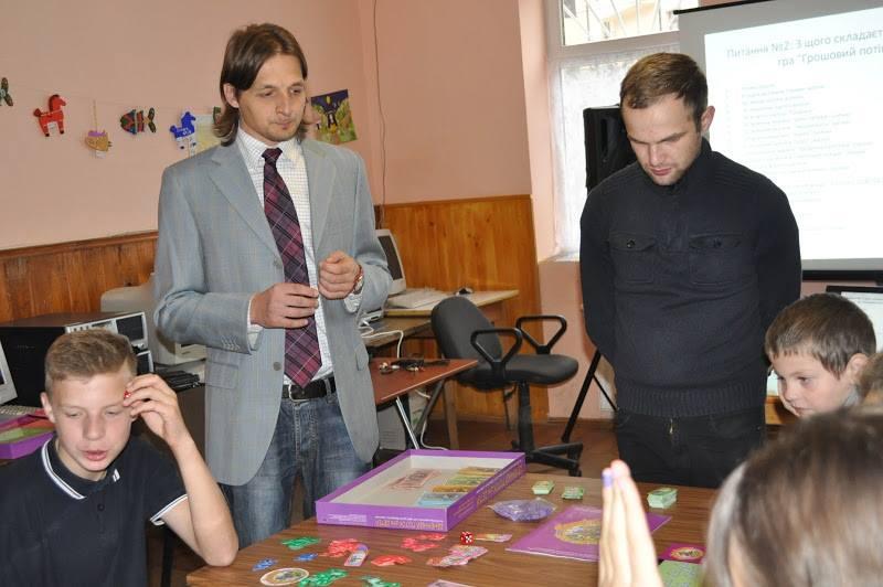 60-год. індивідуальний курс: "Елементарний курс про систему комунікацій Школи бізнесу для дітей "Діосдадо Богдан". Для дівчат та хлопців 11 класу."