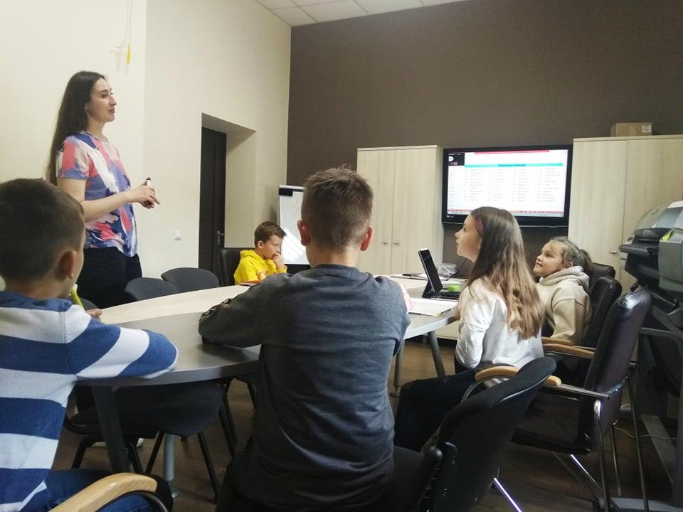 Curso grupal de ventas de 22 horas: Cómo vender los cursos de idioma español, para niñas y niños de 5 grado, de habla rusa, de la Escuela de Idioma Español "Olga Tsymbala", y ganar no menos de 1000 pesos en cada venta.