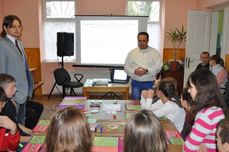 60-год. груповий курс: "Елементарний курс про систему комунікацій Школи бізнесу для дітей "Діосдадо Богдан". Для дівчат та хлопців 11 класу."