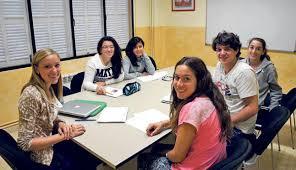 Curso grupal de 34h: ¿Ya sabes cómo comenzar a crear tu pequeño negocio, a partir de leer y conocer a profundidad, un solo libro, sobre la temática de los negocios y las inversiones? Para jovencitas y jovencitos del 1 curso. En idioma españól.