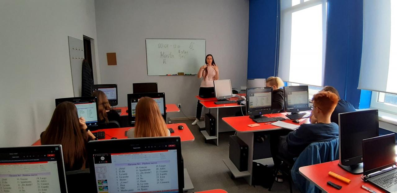 Стань викладачем іспанської мови на групових курсах рівня А1 для дітей 9 класу, в школі іспанської мови Цимбали Ольги.