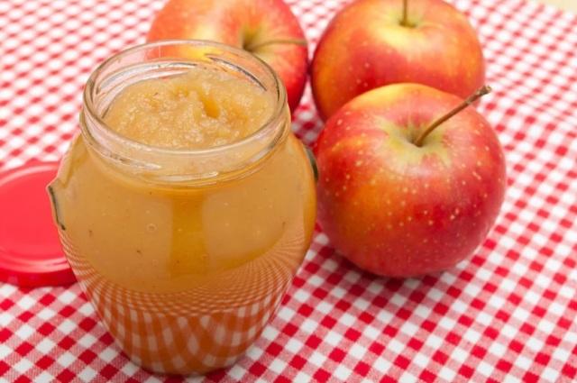 Puré de frutas en conservas. Manzanas, peras, melocotones y todas las que no se dan en Cuba.