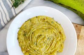 Puré de fruta bomba verde.