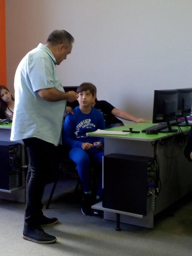 Curso individual de 70h: Curso anual, presencial, de idioma español "Monopolio". Para niñas y niños, de habla ucraniana, de 6 grado. Nivel A1, de comunicación verbal. Una clase semanal, de 1:50 horas de duración.