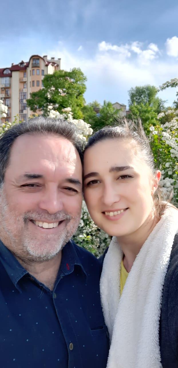 Curso individual de 8h. ¿Cómo es el matrimonio con un hombre de negocios? Para jovencitas.