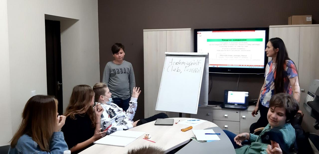 Conviértete en profesor de idioma español, de cursos grupales, de el nivel A2 para niños de 9 grado, de la escuela de idoma español "Olga Tsymbala".